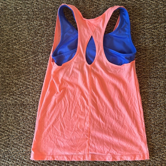 Nike Breathe 2-in-1 Tank - Picture 3 of 5